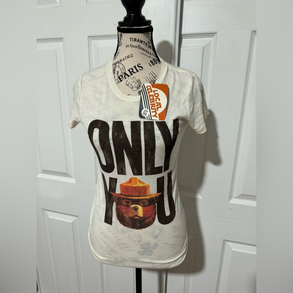 Graphic tee small $5 final